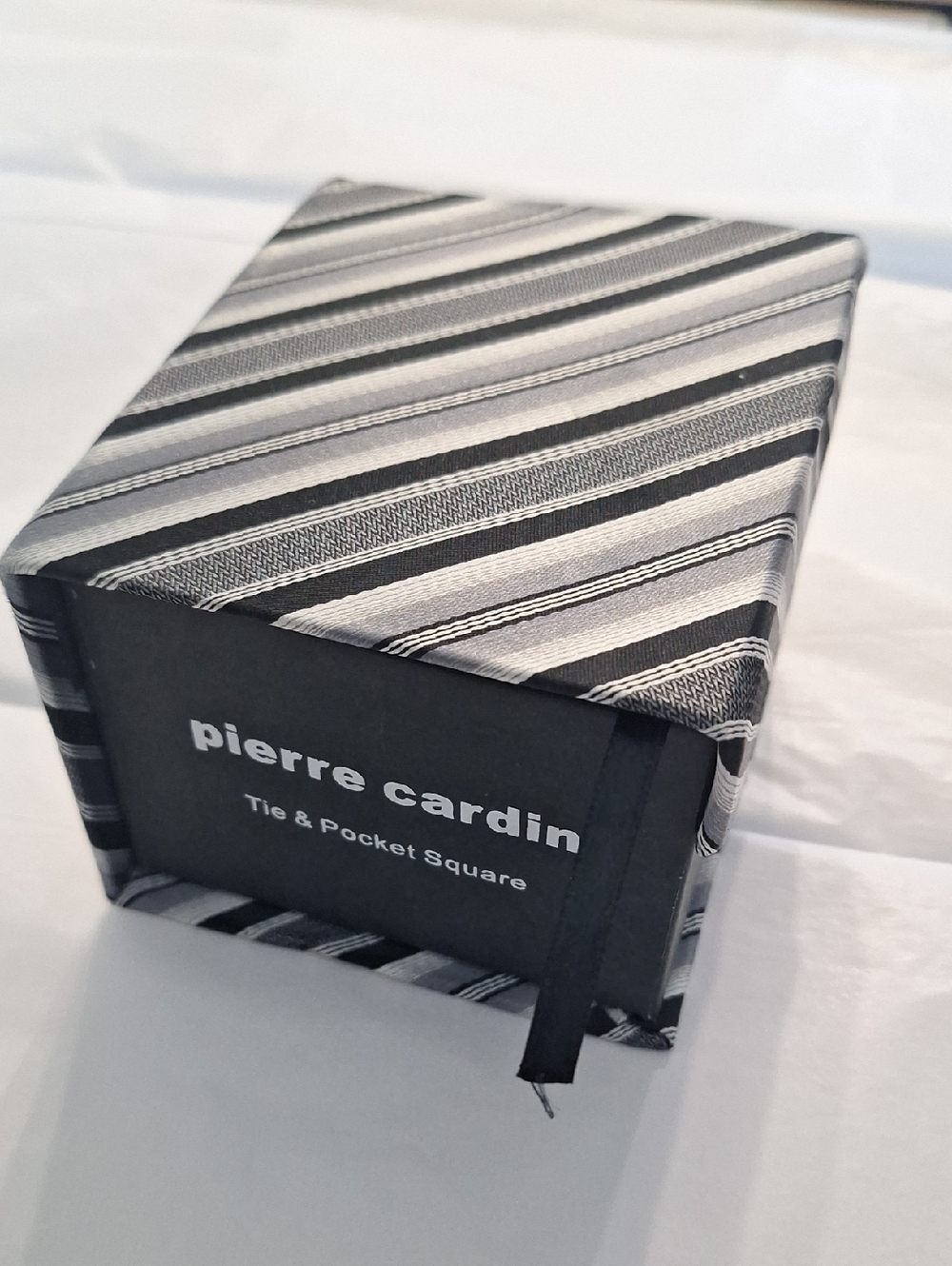 Pierre Cardin Tie And Pocket Square
